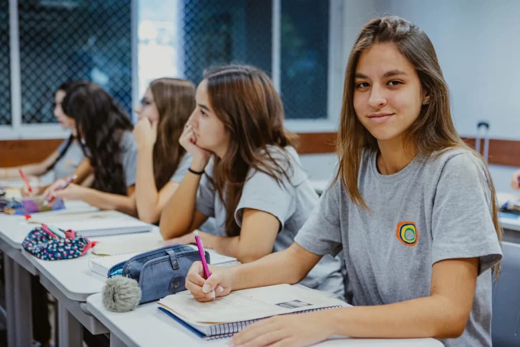 Estudantes da Escola SAP em sala de aula